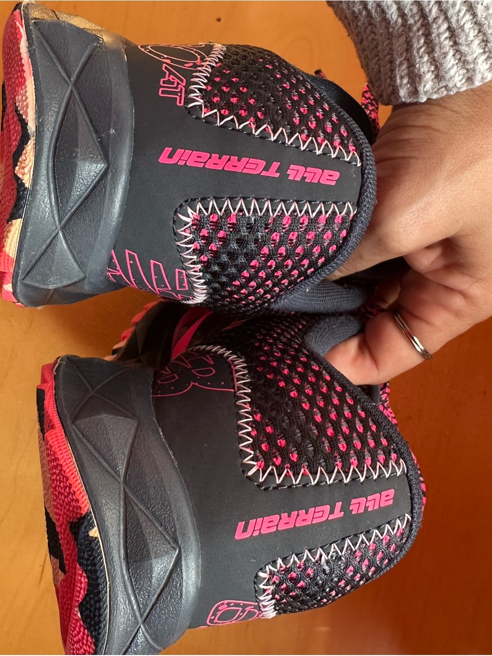 New Balance 690v1 AT Speed Ride Womens Size 8.5 Trail Running - Picture 6 of 9